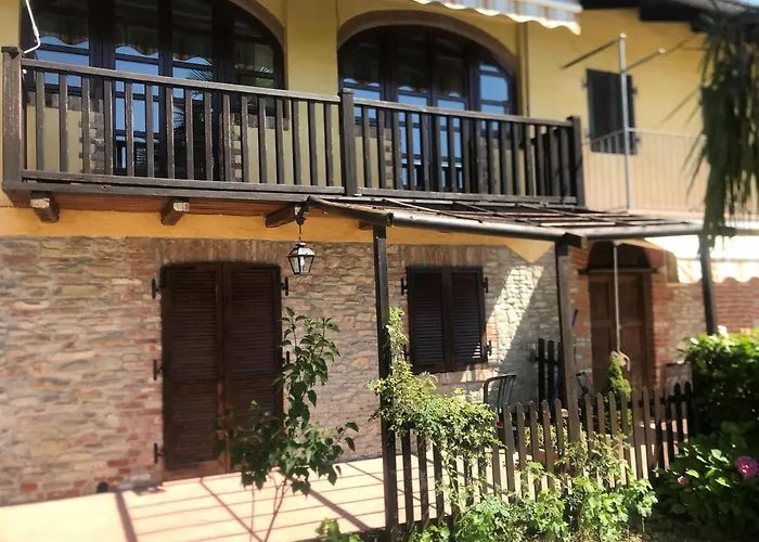 Piedmont Holidays Casa de hóspedes Diano dʼAlba